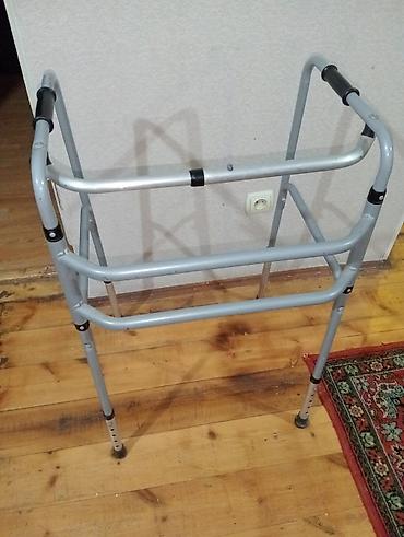 çəlik nədir: Gəzinti çərçivəsi (walker) - Material: yüngül, lakin dayanıqlı — 1