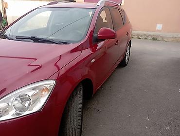 Kia: Kia cee’d (hatchback), qırmızı rəng. - Sürətlər qutusu: mexaniki (5 — 4