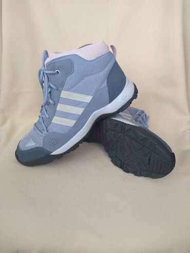 Women's Sneakers and athletic shoes: Adidas, 38 — 10