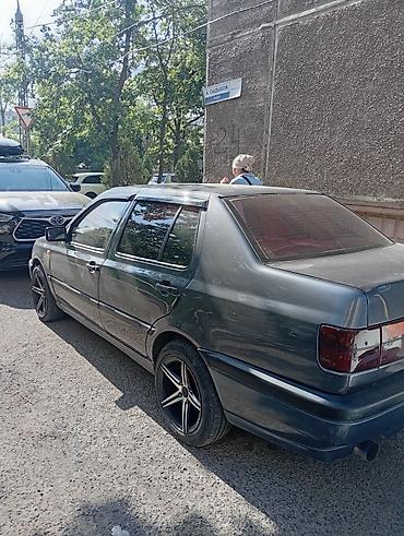 vento: Volkswagen Vento: 1993 г., 1.8 л, Механика, Бензин, Седан — 2