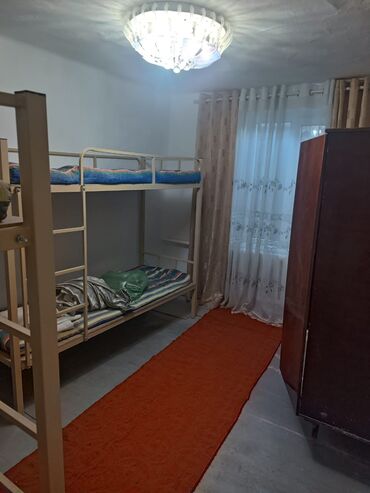 поль дом: 70 м², 3 комнаты, Бронированные двери, Забор, огорожен