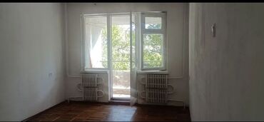 газета рио токмок квартиры продажа: 2 комнаты, 43 м², 104 серия, 2 этаж, Старый ремонт