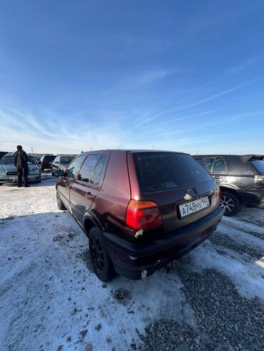 Volkswagen: Volkswagen Golf: 1993 г., 1.8 л, Механика, Бензин, Хэтчбэк