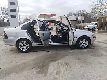 Opel: Opel Vectra: 1.6 l | 1998 il 357152 km Sedan — 9