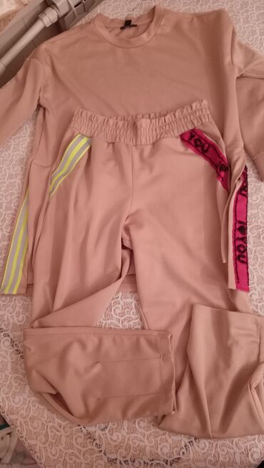 İdman geyimləri: Bej rəngli iki hissəli idman dəsti - Komplekt: uzunqol s6weatshirt və — 2