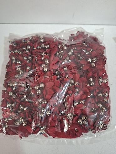 sam agaci satilir: Qırmızı bəzəkli süni çiçəklər (toplu paket) - Material: parça — 1