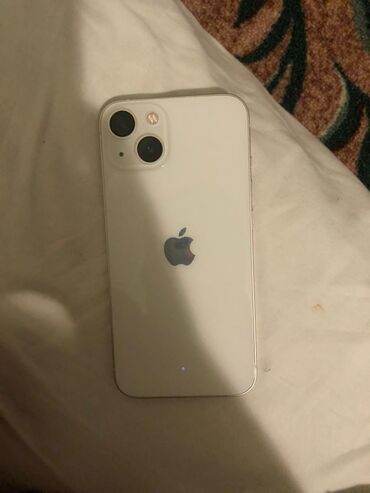 Apple iPhone: IPhone 13, Б/у, 256 ГБ, Белый, Защитное стекло, 90 %