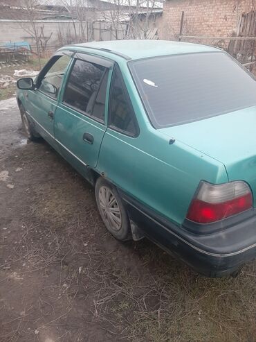 Daewoo: Daewoo Nexia: 2000 г., 1.5 л, Механика, Бензин, Седан