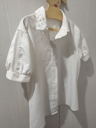 Другие детские вещи: Вещи на девочку 5-6-7 лет. Блузка белая без пятен. Брюки подойдут на — 4