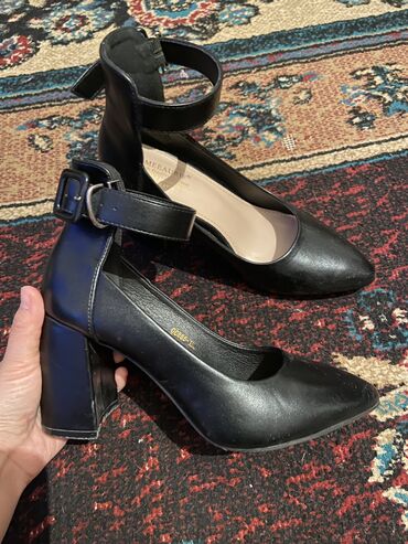 черная обувь: Туфли 600с в отличном состоянии