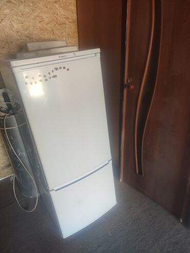 Холодильники: Холодильник Biryusa, Б/у, Side-By-Side (двухдверный), De frost (капельный), 60 * 145 * 50