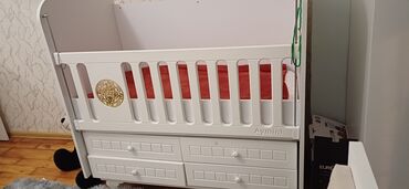 Uşaq və gənc otağı üçün dəstlər: Oğlan və qız üçün, Dördbucaq, Beşik, Dəst ilə, Matras ilə, Yellənmə mexanizmsiz