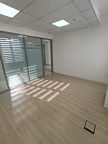 125: Аренда офисов, 165 м², В бизнес центре, С системой безопасности — 4