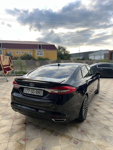 Ford: Ford Fusion: 2 l | 2016 il 235000 km Sedan — 16