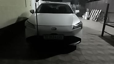 gac gs7: Электромобиль GAC Aion S (белый седан) Ключевые особенности: - — 3