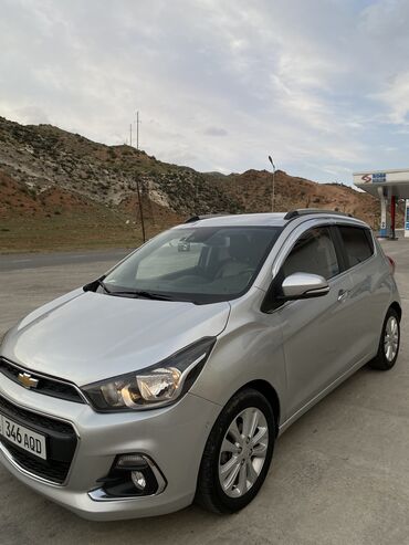 сурочна сатылат акча керек: Chevrolet Spark: 2017 г., 1 л, Вариатор, Бензин, Хетчбек