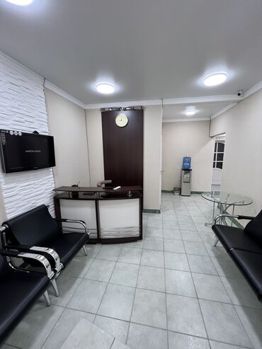 стоматологическая мебель: Сдается стоматологическая клиника в центре города, с оборудованием и