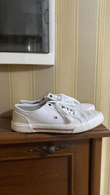 44р: Мужские кроссовки, 44, Tommy Hilfiger, Б/у, цвет - Белый, Самовывоз