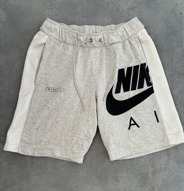 nike farmerke: Shorts Nike, M (EU 38), color - Beige