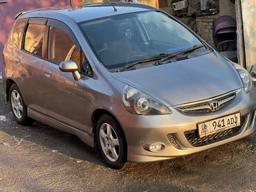 марк 2 2003: Honda Fit: 2003 г., 1.3 л, Автомат, Бензин, Минивэн