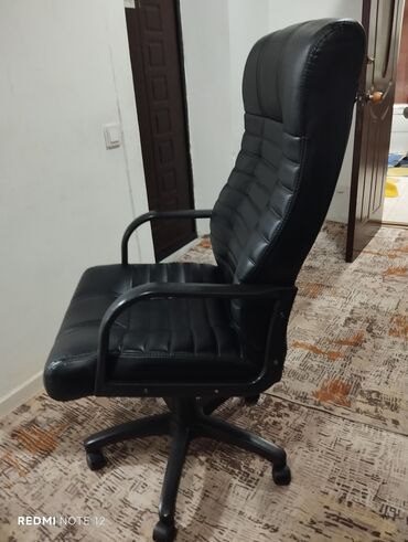 железный сейф: Офис креслолор, Колдонулган, Дөңгөлөктүү, түсү - Кара, Экокожа, Өзү алып кетүү, Акылуу жеткирүү lalafo.kg да железный сейф: Офис креслолор, Колдонулган, Дөңгөлөктүү, түсү - Кара, Экокожа, Өзү алып кетүү, Акылуу жеткирүү