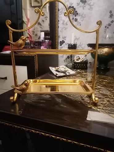 tort bezemek: Tort və şiriniyyat qabı, rəng - Qızılı, Metal — 1