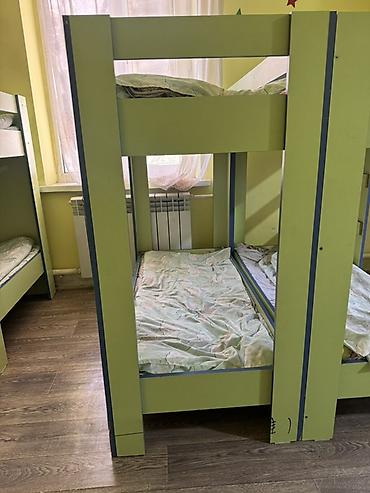 bunk bed: Детские двухъярусные кровати блоками (по 2 спальных места в каждой — 7
