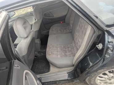 срочно только нал: Mazda 626: 1993 г., 1.8 л, Механика, Бензин, Седан