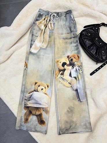 Pantalone: ❤️Ženske široke pantalone sa printom medvedića
✅2400 din — 5