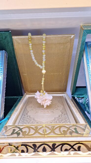 Xonça: Qurani-kərim çantada dest şəklində. oxuyan mikrofonla. dəstə daxildir — 6