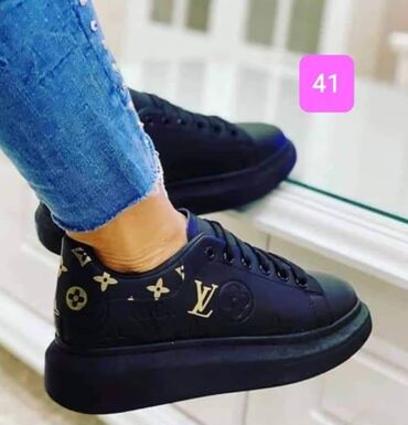 Ostala ženska obuća: Rasprodaja, dostupni brojevi obeleženi na slikama
Cena 3100 din — 29