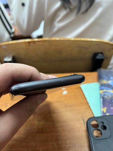 Apple iPhone: IPhone 11, Б/у, 128 ГБ, Черный, 100 % — 6