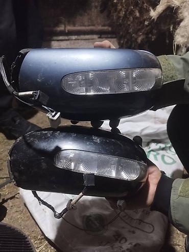 Панели, обшивки: Запчасть на Мерседес 211 Фара простой правая сторона Болоки,рамки — 17