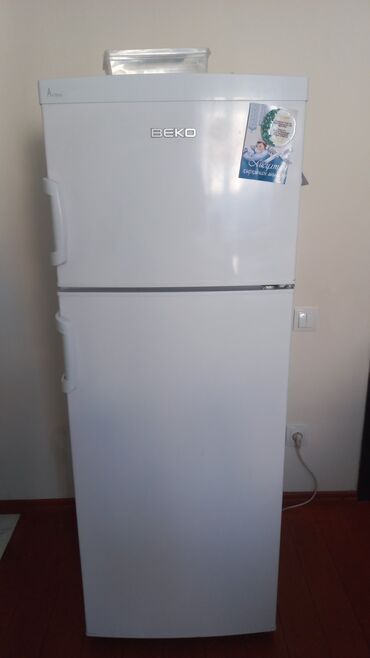 холодильники в рассрочку без процентов: Холодильник BEKO, двухкамерный, верхняя морозильная камера. Основные