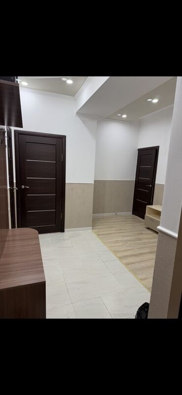 бишкек дом квартира: 3 бөлмө, Менчик ээси, Жарым -жартылай эмереги бар