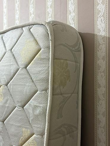 Tekstil: İki nəfərlik döşək - Ölçü: təxminən 180x200 sm (queen ölçüsünə yaxın) — 2