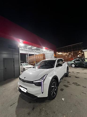 mini ev: Электромобиль кроссовер (белый, 5 дверей) - Современный компактный — 3
