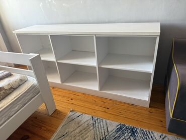 zefir bitkisi: Kitab rəfi, Düz