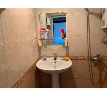 Köhnə tikili: Bakı, 3 otaqlı, Köhnə tikili, m. Neftçilər, 70 kv. m -da lalafo.az — 12 Köhnə tikili: Bakı, 3 otaqlı, Köhnə tikili, m. Neftçilər, 70 kv. m — 12