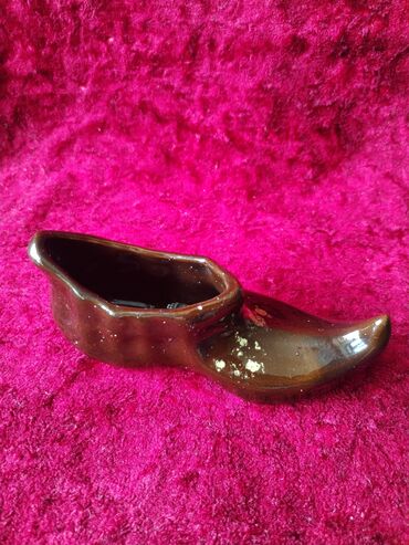 Digər kolleksiyalar: Keramik “çəkmə” formalı suvenir/konteyner - Material: keramika -da lalafo.az — 11 Digər kolleksiyalar: Keramik “çəkmə” formalı suvenir/konteyner - Material: keramika — 11