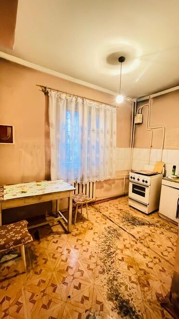 квартира в районе кудайберген: 1 комната, 33 м², 105 серия, 1 этаж, Старый ремонт