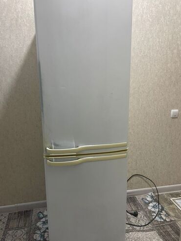 холодильник блеск производитель: Холодильник Samsung, Двухкамерный, De frost (капельный)
