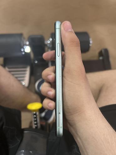 iphone telefon ucuz: IPhone 11, 64 GB, Simsiz şarj, Zəmanət, Barmaq izi — 4