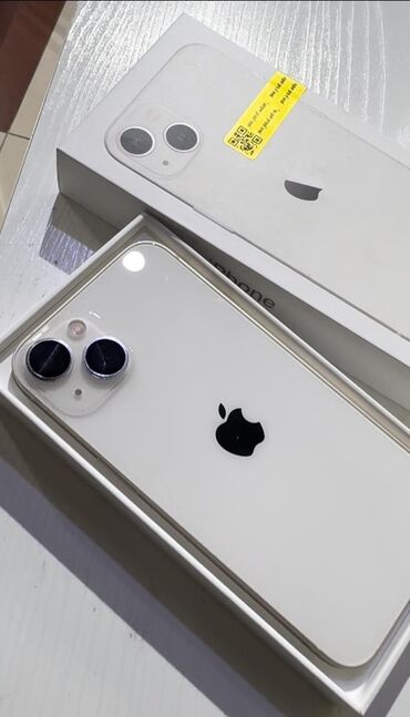 Apple iPhone: IPhone 13, Б/у, 128 ГБ, Белый, Зарядное устройство, Коробка, 88 %