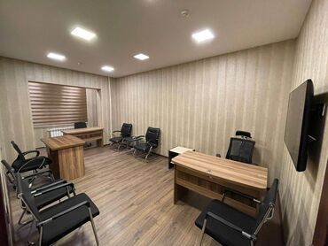 Ofislər: Nərimanov Metrosunnan əyaq ilə 5-dəqiqə məsafədə yol Kənarında 9 — 2