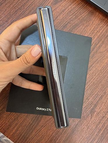 face id: Samsung Galaxy Z Fold 5, Б/у, 256 ГБ, цвет - Серый, 2 SIM, eSIM — 4