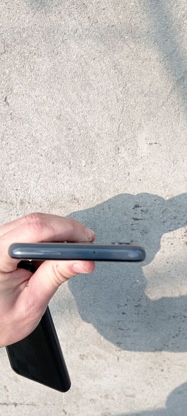 Digər mobil telefonlar: Smartfon + qoruyucu keyslə A13 qara reng 32 gb 3ram AZ işledilib - — 2