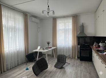 срочная продажа дома: 5 и более комнат, 180 м², Элитка, 2 этаж, Евроремонт