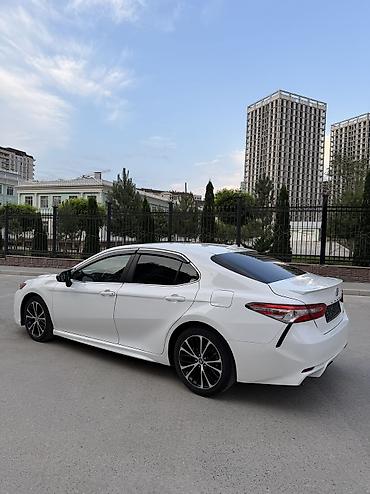 задний плафон камри: Сдаю Toyota Camry, Почасово, Без водителя — 3