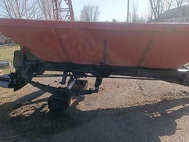 Овощные сеялки: Продаю сеялка рабочий рум в хорошем состоянии рабочий калеса есть — 8